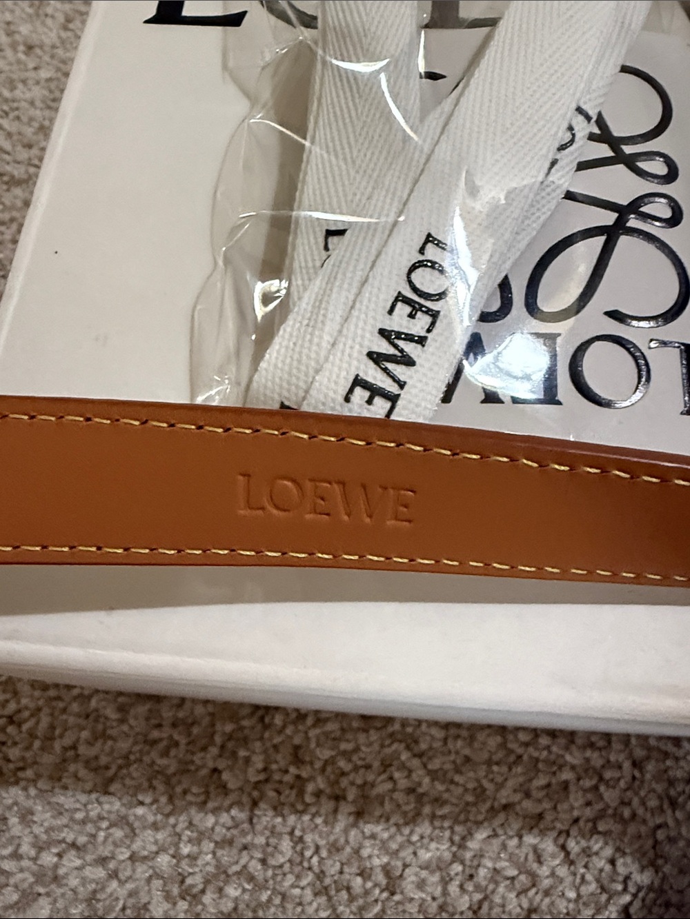 Loewe Cream and Tan Leather Belt with Silver Anagram Buckle 80/32 - Picture 5 of 6